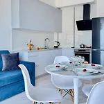 아파트 Fathom Sea View Sarandë