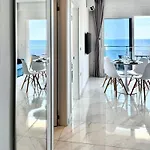 아파트 Fathom Sea View Sarandë