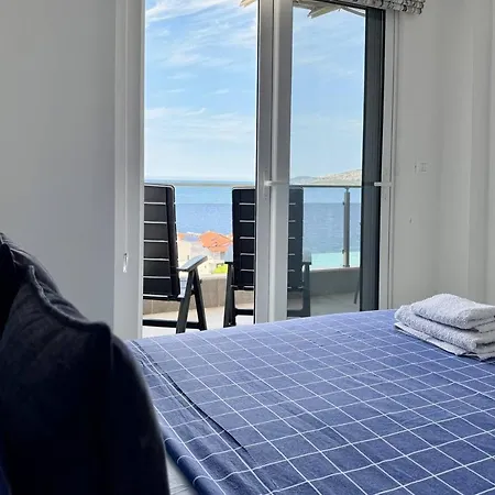 Fathom Sea View Apartmán