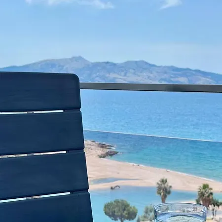 Fathom Sea View *