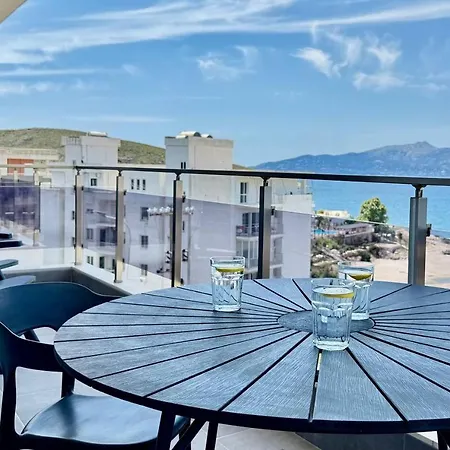 Fathom Sea View Apartment *