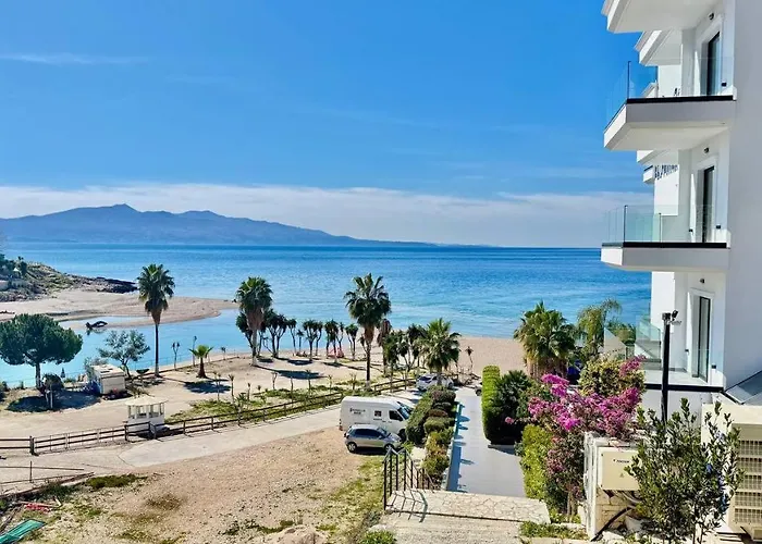 Fathom Sea View Appartamento Sarandë