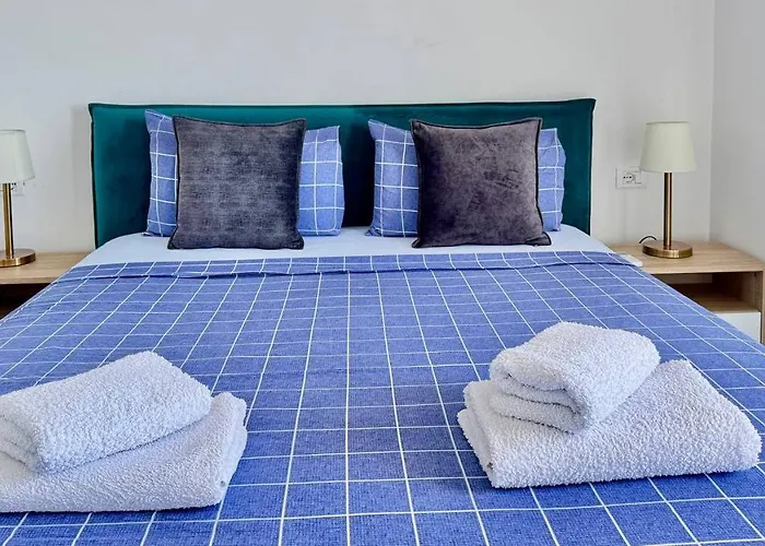 Fathom Sea View * Sarandë