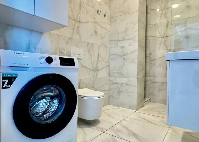 Fathom Sea View * Sarandë